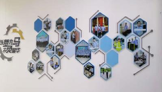  三台文化墙最常见的做法。